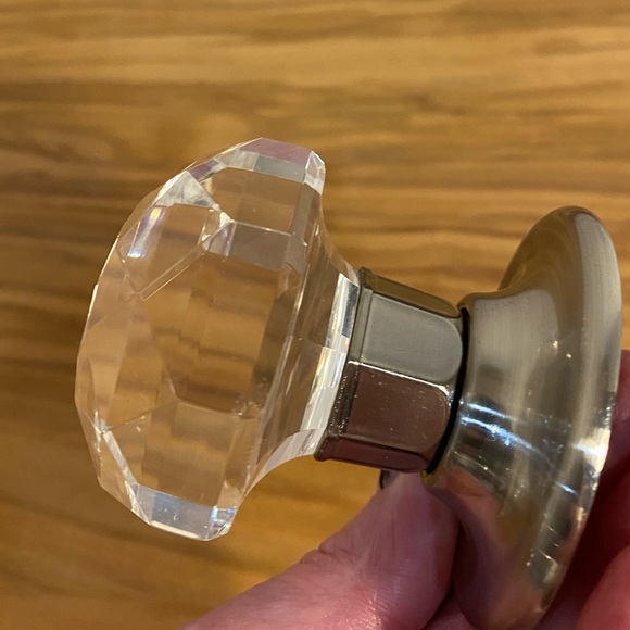 Beautiful-Stand Out Knob-Drawer-cabinet - Picture 7 of 13